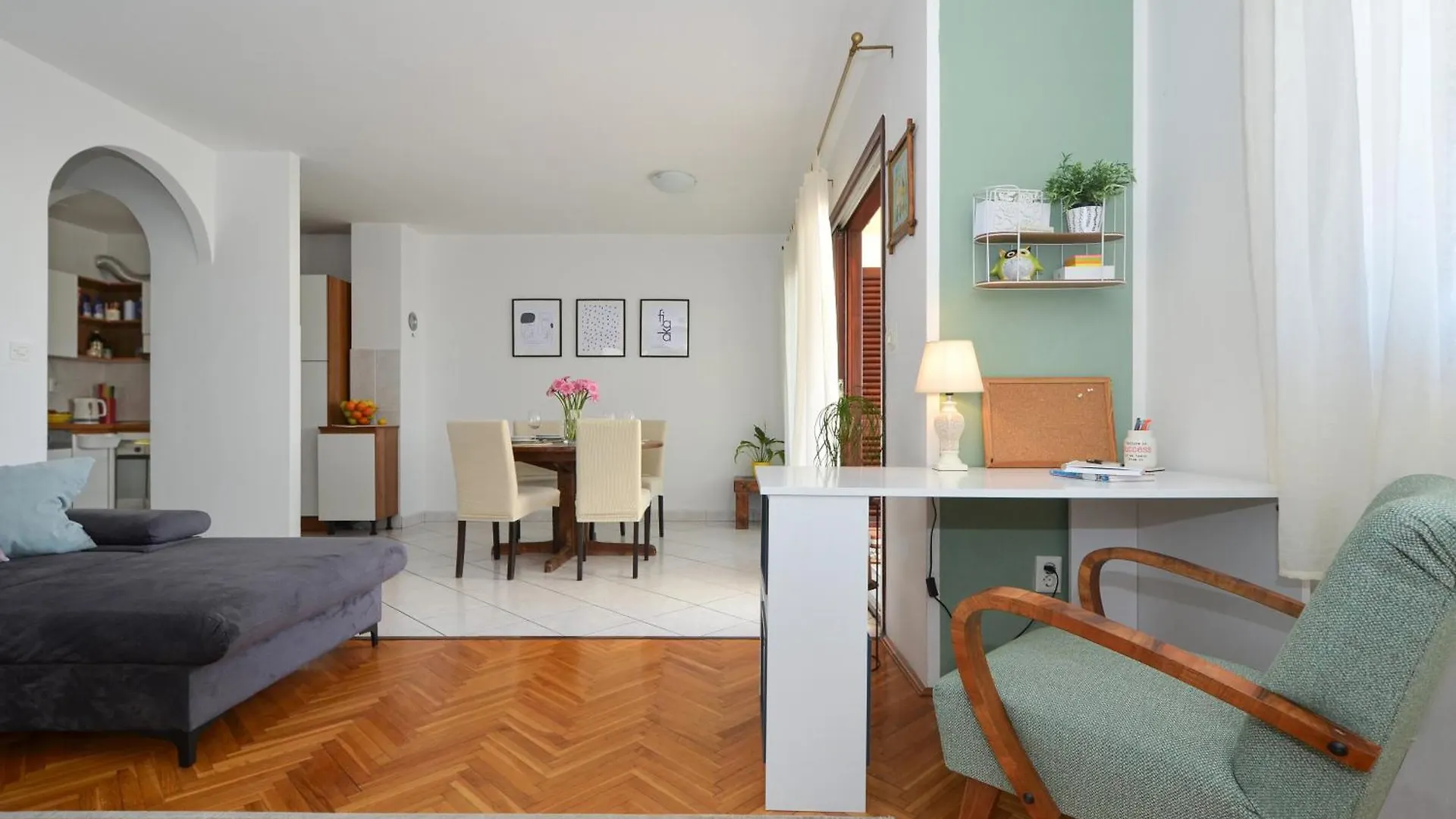 Artsy Hideaway Near Old Town & Beach With Fast Wifi Split Apartament