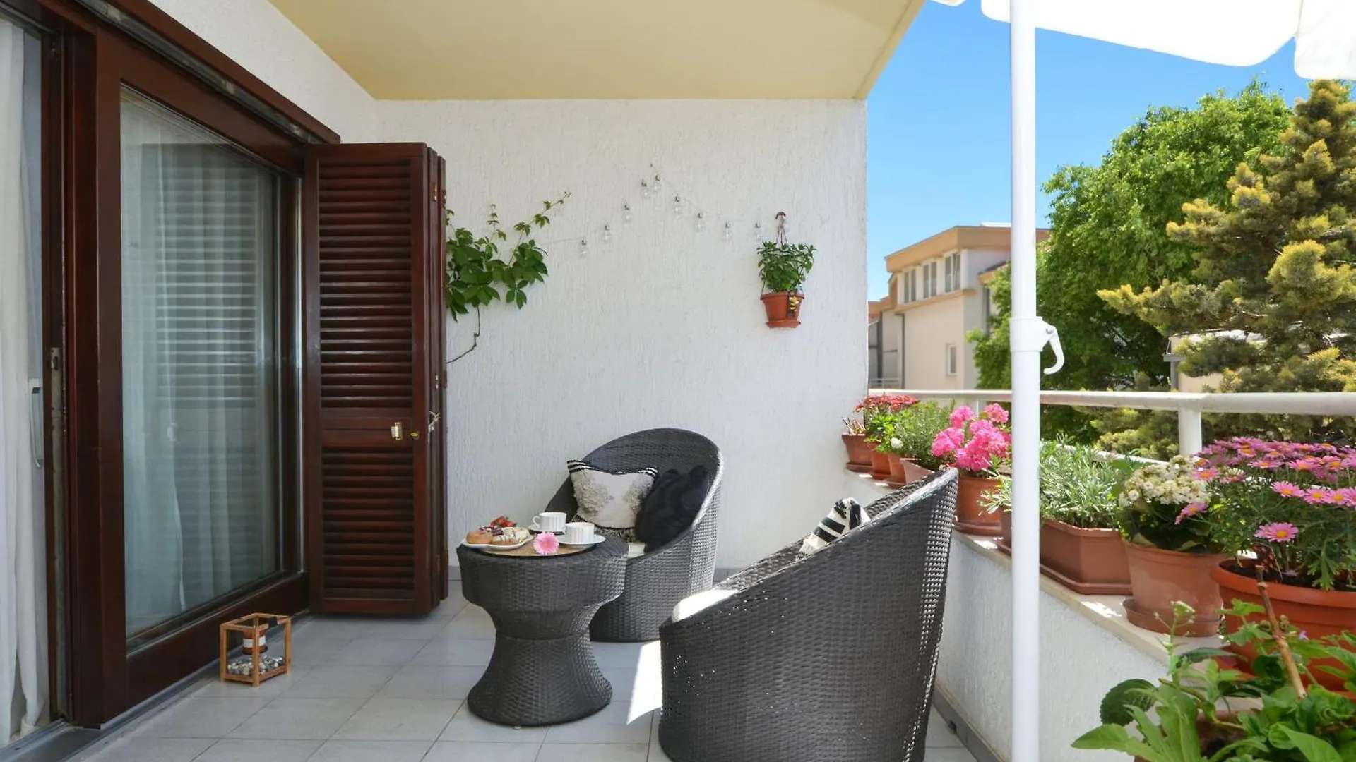 Artsy Hideaway Near Old Town & Beach With Fast Wifi Split Apartament